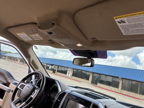 Used 2019 Ford F150 Lariat image 13