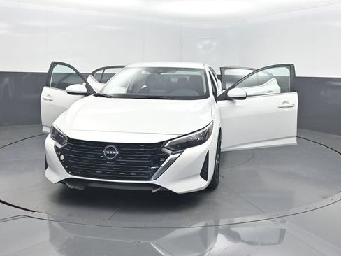 Used 2025 Nissan Sentra SV FWD image 36