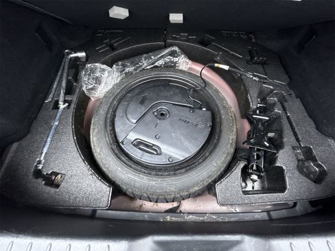 Used 2019 MAZDA MAZDA3 Hatchback w/ Premium Package image 43