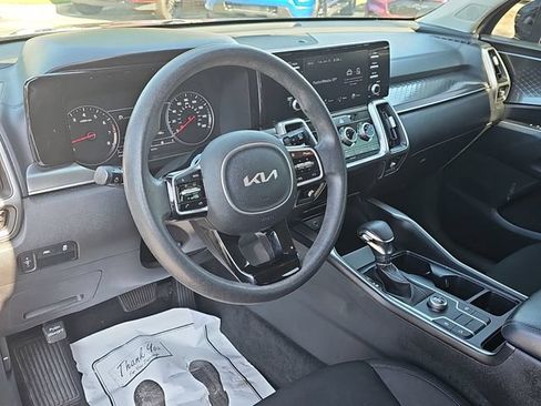 Used 2022 Kia Sorento LX FWD image 19
