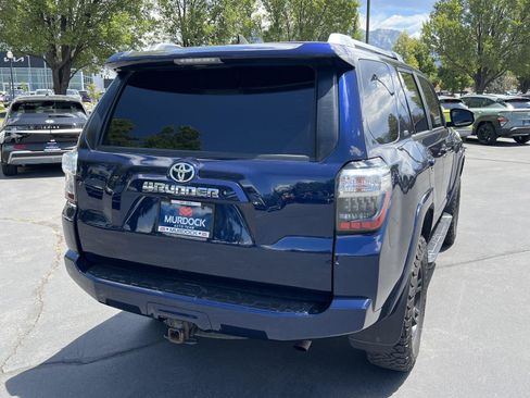 Used 2018 Toyota 4Runner SR5 AWD/4WD image 8