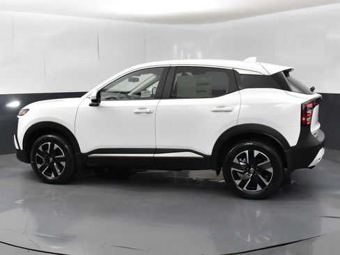 New 2025 Nissan Kicks SV image 5