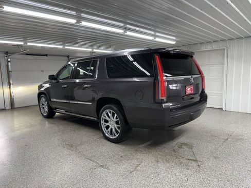 Used 2015 Cadillac Escalade ESV Premium image 4