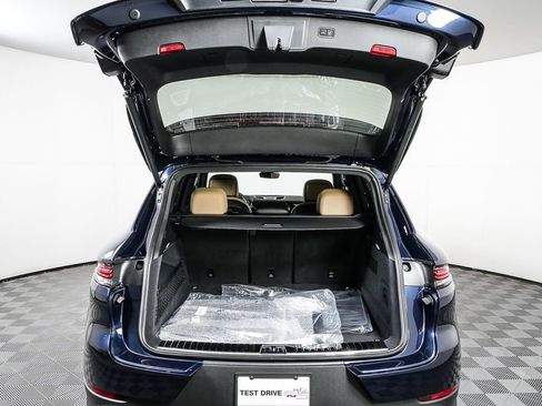 New 2026 Porsche Cayenne image 32