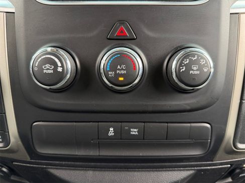 Used 2017 RAM 1500 Classic SLT image 26