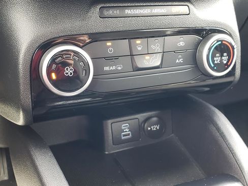 Used 2022 Ford Escape SE image 18