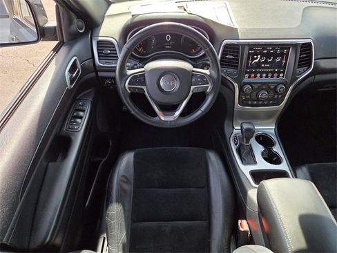 Used 2018 Jeep Grand Cherokee Altitude image 12