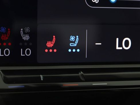 Used 2024 Volkswagen Atlas SE image 8