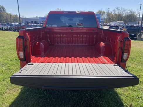 New 2026 GMC Sierra 1500 Elevation image 11