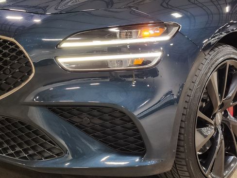 Used 2022 Genesis G70 3.3T image 14