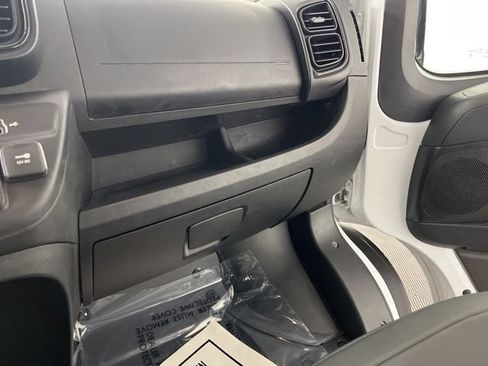 Used 2025 RAM ProMaster 2500 w/ Convenience Group FWD image 33