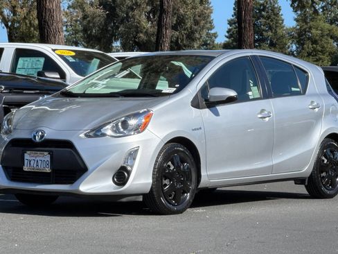 Used 2015 Toyota Prius C One FWD image 9