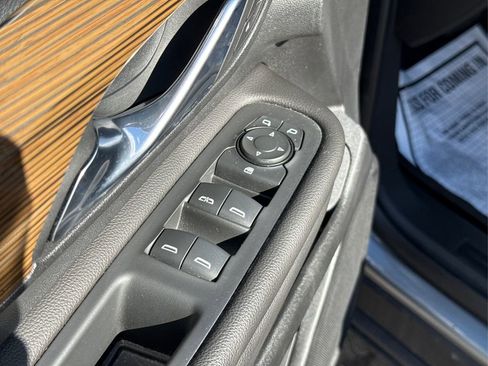 Used 2021 GMC Terrain SLE w/ Driver Convenience Package image 34