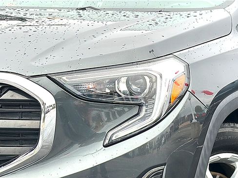 Used 2021 GMC Terrain SLE w/ Driver Convenience Package image 4