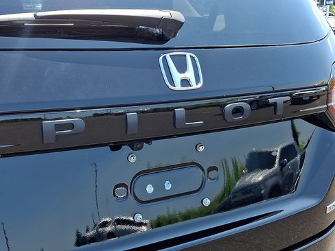 Used 2023 Honda Pilot Touring image 34