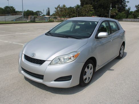 Used 2009 Toyota Matrix FWD image 32