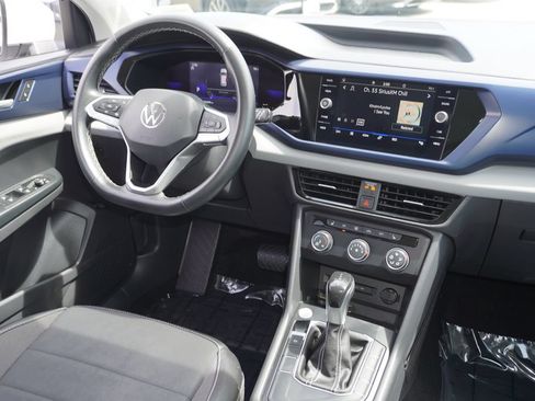 Used 2022 Volkswagen Taos SE FWD image 8