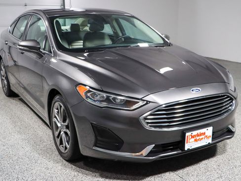 Used 2019 Ford Fusion SEL image 5