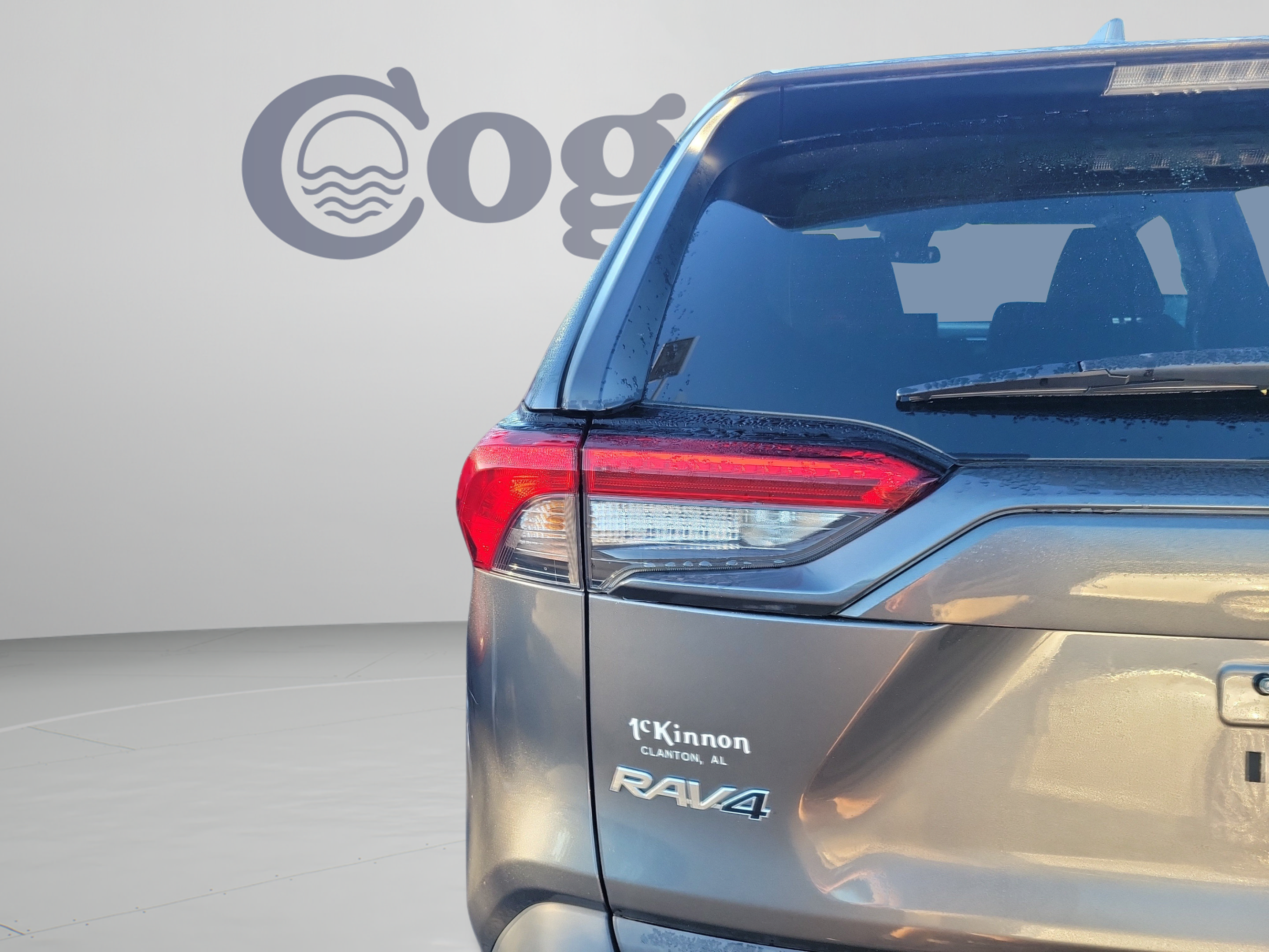 Used 2021 Toyota RAV4 XLE w/ Convenience Package FWD image 24