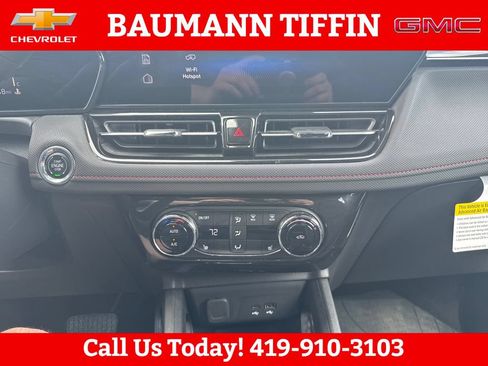 Used 2025 Chevrolet TrailBlazer RS w/ Convenience Package AWD/4WD image 12