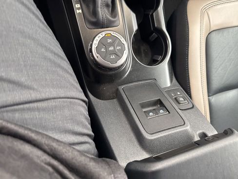 Used 2023 Ford Bronco Wildtrak image 20