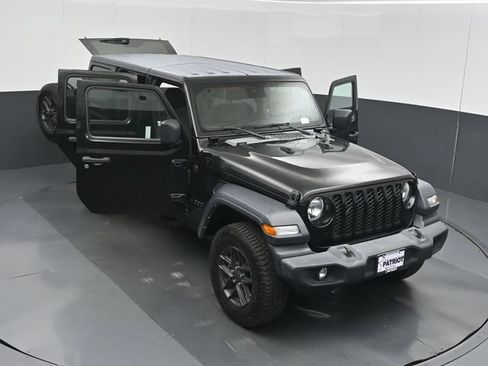 Used 2024 Jeep Wrangler Unlimited Sport AWD/4WD image 57