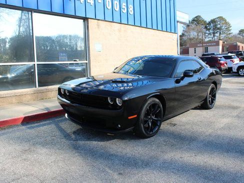 Used 2016 Dodge Challenger SXT Plus image 3