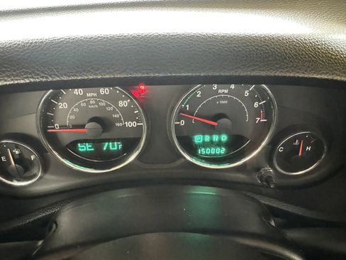 Used 2013 Jeep Wrangler Unlimited Sahara w/ Connectivity Group AWD/4WD image 14