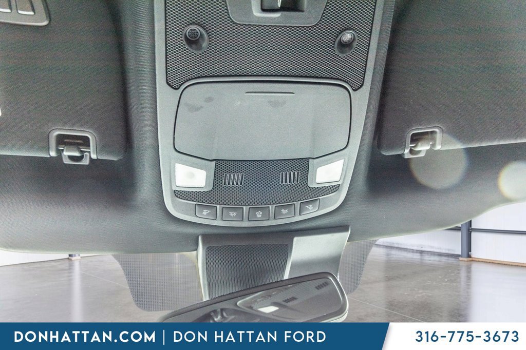 Used 2019 Ford F150 Lariat w/ Equipment Group 502A Luxury AWD/4WD image 14