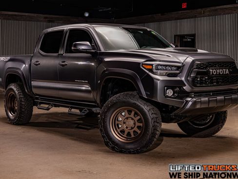 Used 2023 Toyota Tacoma TRD Sport w/ Advanced Technology Package image 1