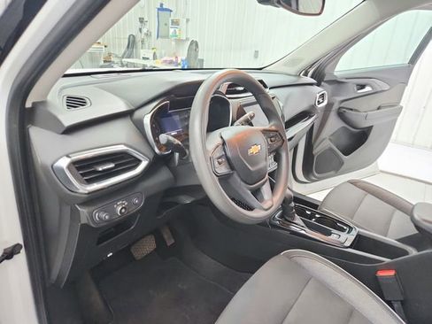Used 2021 Chevrolet TrailBlazer LT w/ Convenience Package FWD image 18