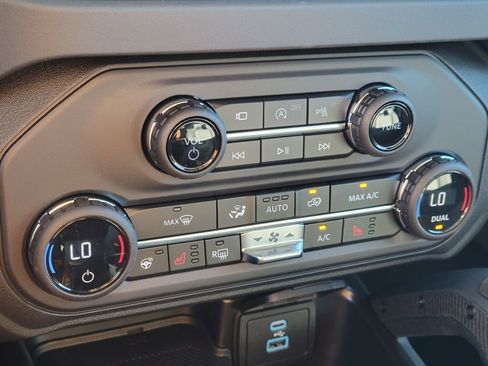 New 2025 Ford Bronco Badlands image 19