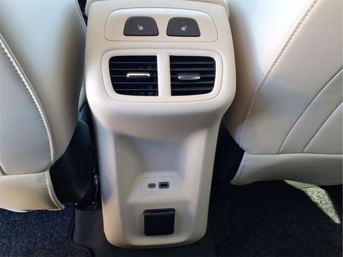 Used 2023 Buick Envision Avenir image 22