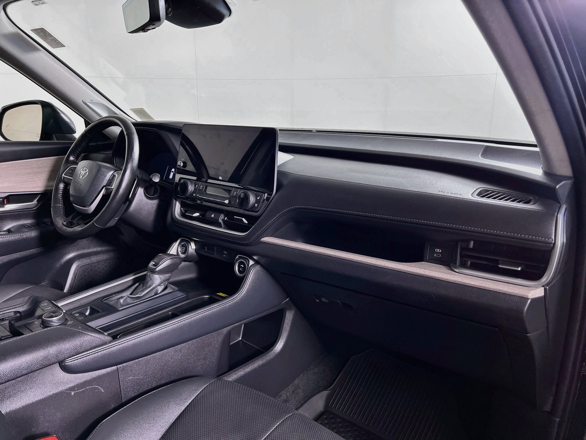 Certified 2025 Toyota Grand Highlander AWD image 26