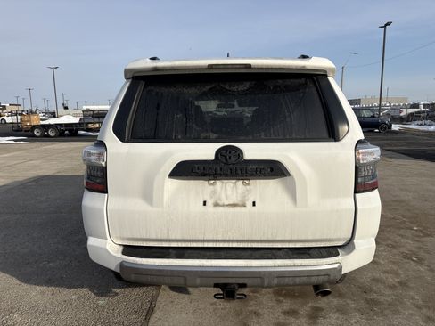 Used 2017 Toyota 4Runner TRD Off-Road image 4