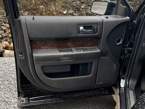 Used 2019 Ford Flex Limited image 18