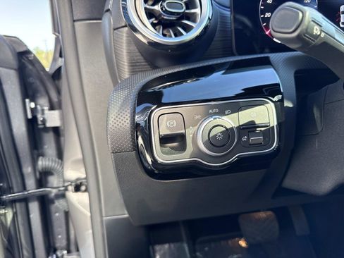 Used 2024 Mercedes-Benz CLA 250 4MATIC image 31