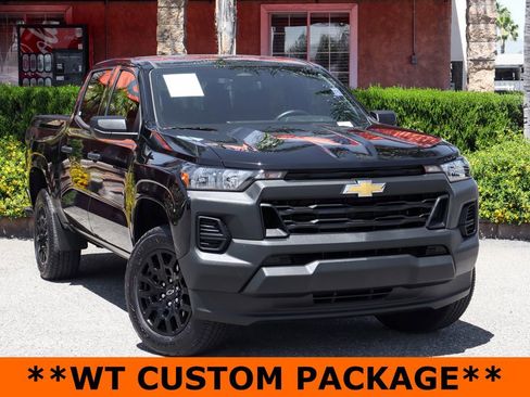 Used 2025 Chevrolet Colorado W/T w/ WT Custom Package RWD image 2