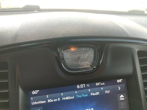 Used 2017 Chrysler 300 S w/ 300S Premium Group image 27