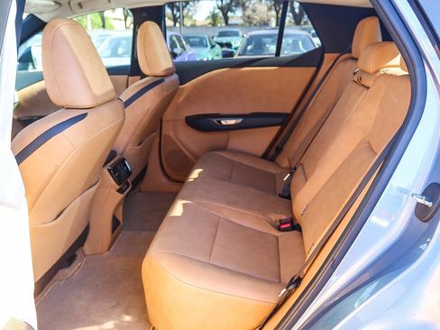 Used 2023 Lexus RZ 450e Premium image 18