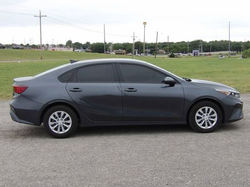 Used 2024 Kia Forte LX FWD image 5
