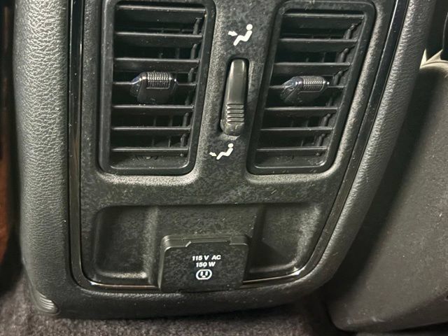 Used 2018 Jeep Grand Cherokee Altitude AWD/4WD image 12
