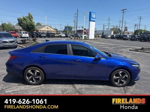 Used 2023 Hyundai Elantra Limited FWD image 6