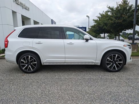 Certified 2022 Volvo XC90 T6 Momentum w/ Advanced Package image 3
