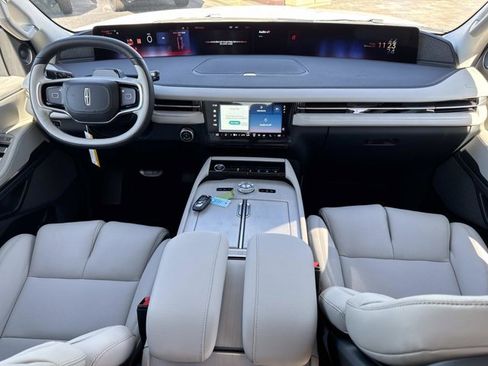 New 2026 Lincoln Navigator L Reserve AWD/4WD image 24