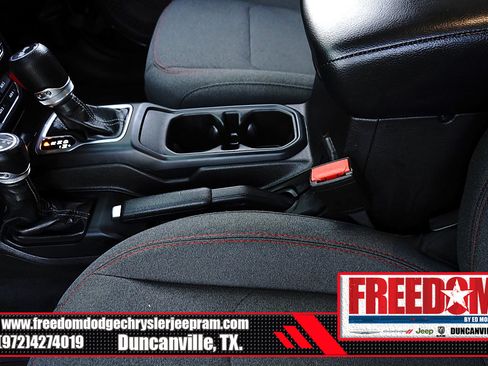 Used 2024 Jeep Wrangler Rubicon AWD/4WD image 31