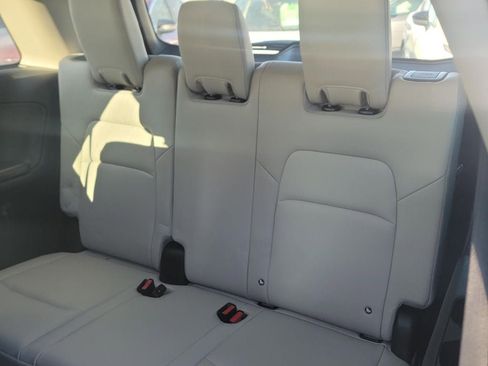 Certified 2024 Nissan Pathfinder SL image 15