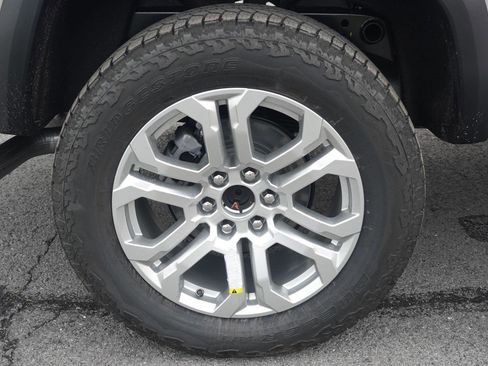 New 2026 GMC Canyon Elevation w/ Convenience Package image 12