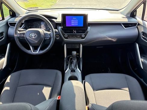Used 2023 Toyota Corolla Cross LE FWD image 18