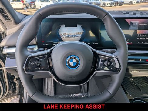 Used 2025 BMW i5 xDrive40 w/ Premium Package image 18